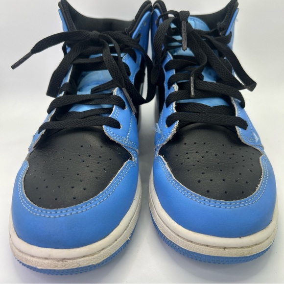 Nike Air Jordan 1 Mid University Blue Black DQ8423-401 Size 5Y 6.5W - Picture 3 of 8